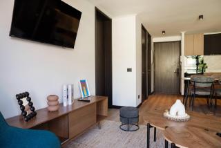 Parkside Oasis Luxe 2BR Retreat w Pool BBQ & Gym Access - 1