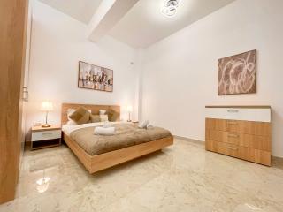 MY - The Golden Crib - 6