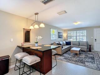Sunny San Miguel. Walkable. 3 bedrooms - 4