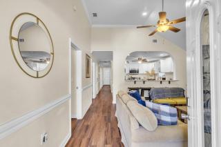 Great Downtown 4BR with 8 Beds and Foosball Fun - 2