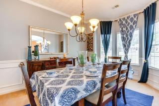 Luxury Hamptons 5BR Oasis with Pool Retreat - 5