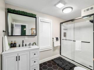 Amazing Boho Oasis Apartment in Ohio City - 5