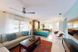 Vibrant Beach House-more units also available - 5