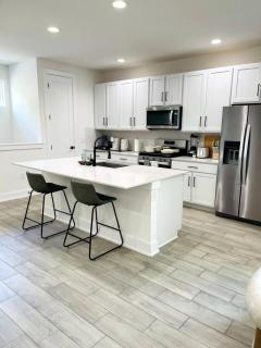 Stylish Retreat - Close to Downtown - Open Layout - Austin - 3