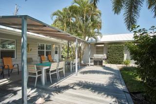 Vibrant Beach Studio 1-more units also available - 6