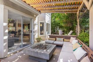 Porter Ranch Retreat with poll and tennis court - 9