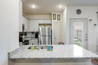 Near Seaworld Smart TVs Backyard Dining Pet Friendly - 0