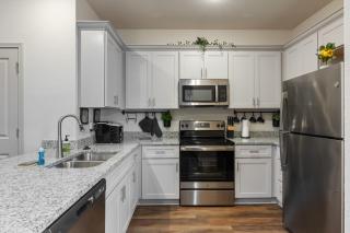 Near Seaworld Smart TVs Backyard Dining Pet Friendly - 9