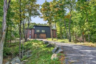 Chalet Lumina - Private Spa, Fire Pit, Pool Table - 4