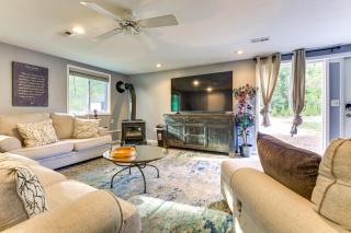 Large Yard with Pond Family Retreat in New Albany! - 9