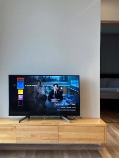 Ở Space Homestay Ecopark - Sol Room Landmark 2 - 2BR Red river view with sauna - 6