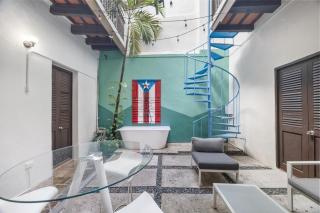 Colonial Villa Just Remodeled 2 floors Indoor Patio & Tub - 2