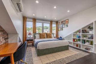 Modern Retreat With Dedicated Parking 2 King Beds Arcade BBQ - 8