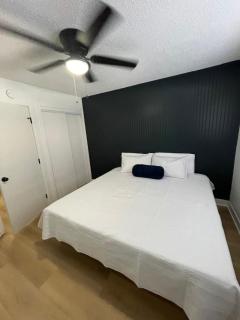 Blue&Pink#3 Pool CentralPHX - 9