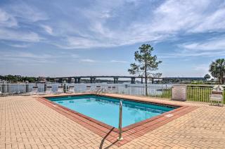 Walk to Sand! Modern Okaloosa Island Condo - 9
