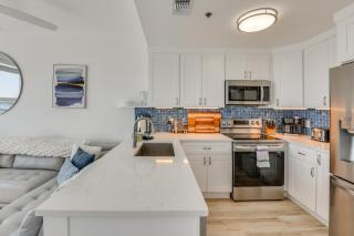 Walk to Sand! Modern Okaloosa Island Condo - 4