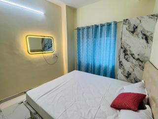 THE ROYAL RETREAT service apartment - 4