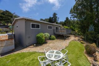 Entire Oceanview Coastal Retreat in Pacifica - Pacifica - 2