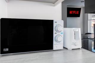 5 Ensuite Bed Apartment in Prime Location - 1