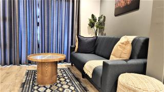 Oceans Apartments Balcony Suites in the Radisson Blu Hotel Building Tower, Durban Umhlanga - 5