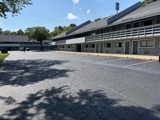 Days Inn by Wyndham Charlotte University - 8
