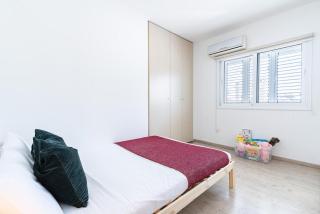 Sunny & Stylish City Centre Living - 7