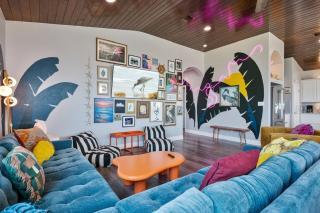 The Neon Moon home - 7
