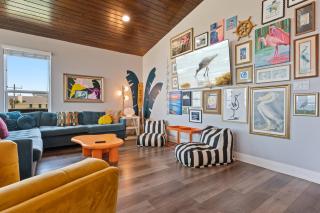 The Neon Moon home - Crystal Beach - 6