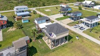 Welcome To Sarenity a 3Bd 2Bth home in Crystal Beach, Tx - 5