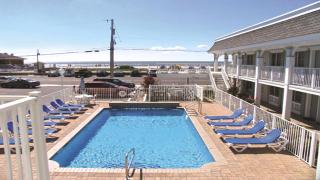Broadway Beach Getaway Unit 2 - 8