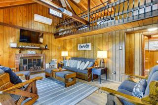 Less Than 1 Mi to Lake Cabin with Hot Tub in Greentown! - 6