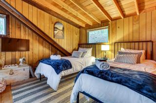 Less Than 1 Mi to Lake Cabin with Hot Tub in Greentown! - 1