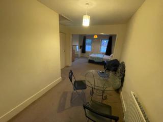 One bedroom studio flat -  - 7