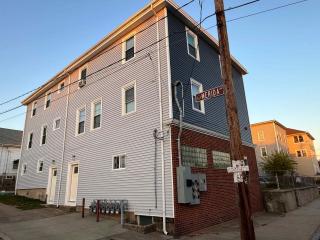 Modern LIVIN 1bd 1ba - 2