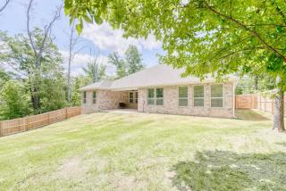 Bike-Friendly Retreat with Fenced Yard & Trails - 2