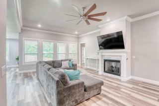 Bike-Friendly Retreat with Fenced Yard & Trails - 1