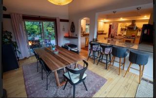 Cheerful 3 bedroom home nestled in the redwoods - 6