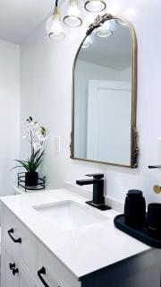 Chic City Guesthouse Getaway - 3