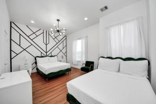 Stylish Rooftop - East Downtown 3BR Near Everything - 7