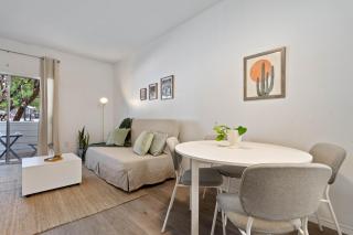 1BR Bright Domain Apt w Pool, Tennis & Parking - 7