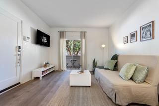 1BR Bright Domain Apt w Pool, Tennis & Parking - 6