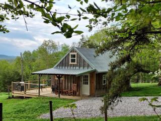 Ebenezer Cabin - Hot Tub - Fire Pit - BBQ - Views - 0