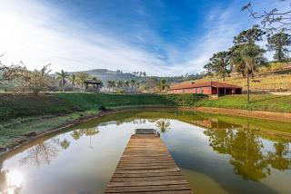 Fazenda com 3 espaços independentes - 10 suítes com PISCINA, 4 suítes com JACUZZI ou Chalé romântico com JACUZZI - Wi-Fi 400MB Lagos e Cavalos - 3