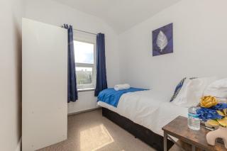 Beautiful Central location Home for Family and contractors - 5