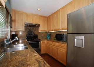 6BR Beach House w/ Bikes/Fire pit/BBQ/Easy Parking - 5
