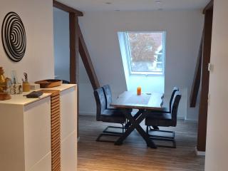 Moderne DG-Wohnung mit Flair in guter Lage - 6