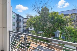 336 Chic 2B2B Near Stockyards, Resort Style Pool & Gym, Golf Simulator, 7M to Dickies Stadium, 15M to AT&T stadium - 9