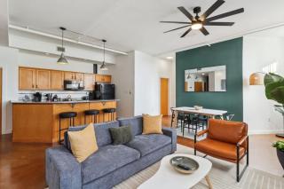 Stylish Industrial Loft in Warehouse District - 2