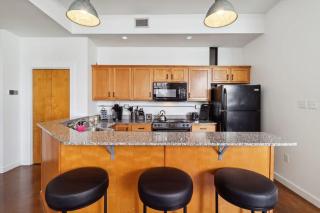 Stylish Industrial Loft in Warehouse District - 1