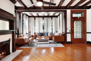Spacious and Elegant Family Home in Mid-City - 0